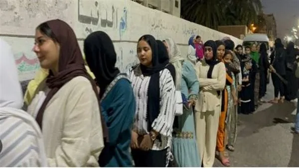إقبال كثيف من الناخبين في لجان انتخابات مجلس الشيوخ بأسوان والفيوم والإسكندرية