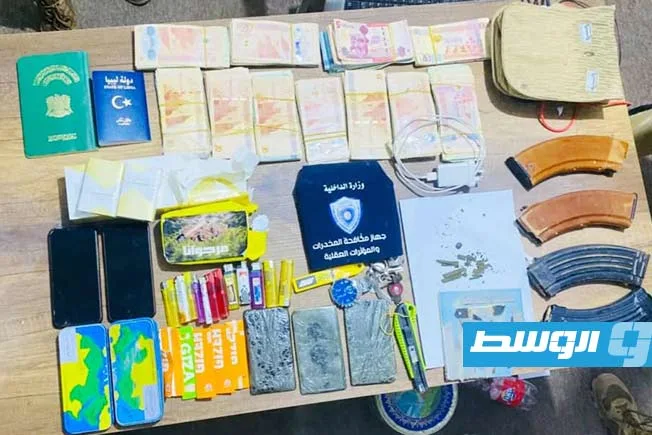 إلقاء القبض على تاجر مخدرات في غات إلقاء القبض على تاجر مخدرات في غات