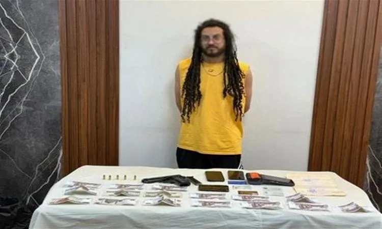 إلقاء القبض على صانع محتوى لنشره فيديوهات تتعارض مع القيم والمبادئ الأسرية.