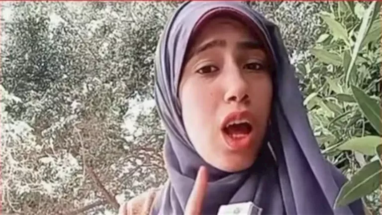 إلقاء القبض على “علياء قمرون” بتهمة انتهاك القيم الأخلاقية. إلقاء القبض على “علياء قمرون” بتهمة انتهاك القيم الأخلاقية.