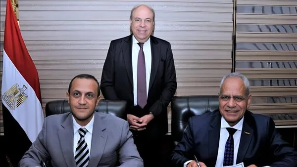اتفاقية تعاون بين “الشركة القابضة للمطارات” والأكاديمية المصرية لدراسات الطيران اتفاقية تعاون بين “الشركة القابضة للمطارات” والأكاديمية المصرية لدراسات الطيران