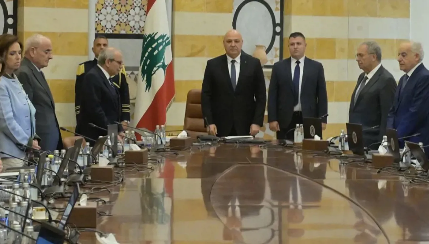 اجتماع مجلس الوزراء يستعرض استراتيجية نزع السلاح والمقترحات الأمريكية اجتماع مجلس الوزراء يستعرض استراتيجية نزع السلاح والمقترحات الأمريكية