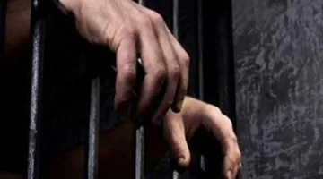 احتجاز شقيقين لمدة 4 أيام بتهمة الاتجار بالمخدرات وامتلاك أسلحة في حدائق القبة