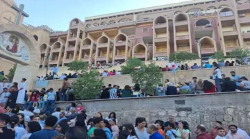 احتفالات صيام السيدة العذراء: مئات الآلاف من الزوار يتجمعون في دير درنكة بأسيوط