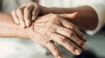 اختراق كبير في علاج مرض باركنسون: دواء مبتكر يعيد رجلًا إلى حياته الطبيعية
