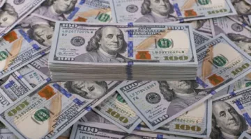 ارتفاع الدولار بعد أنباء عن ترشيح كريستوفر والير لرئاسة الاحتياطي الفيدرالي