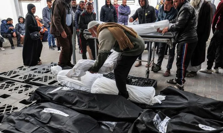 استشهاد 12 فلسطينيًا نتيجة قصف الاحتلال الإسرائيلي لمناطق متعددة في قطاع غزة