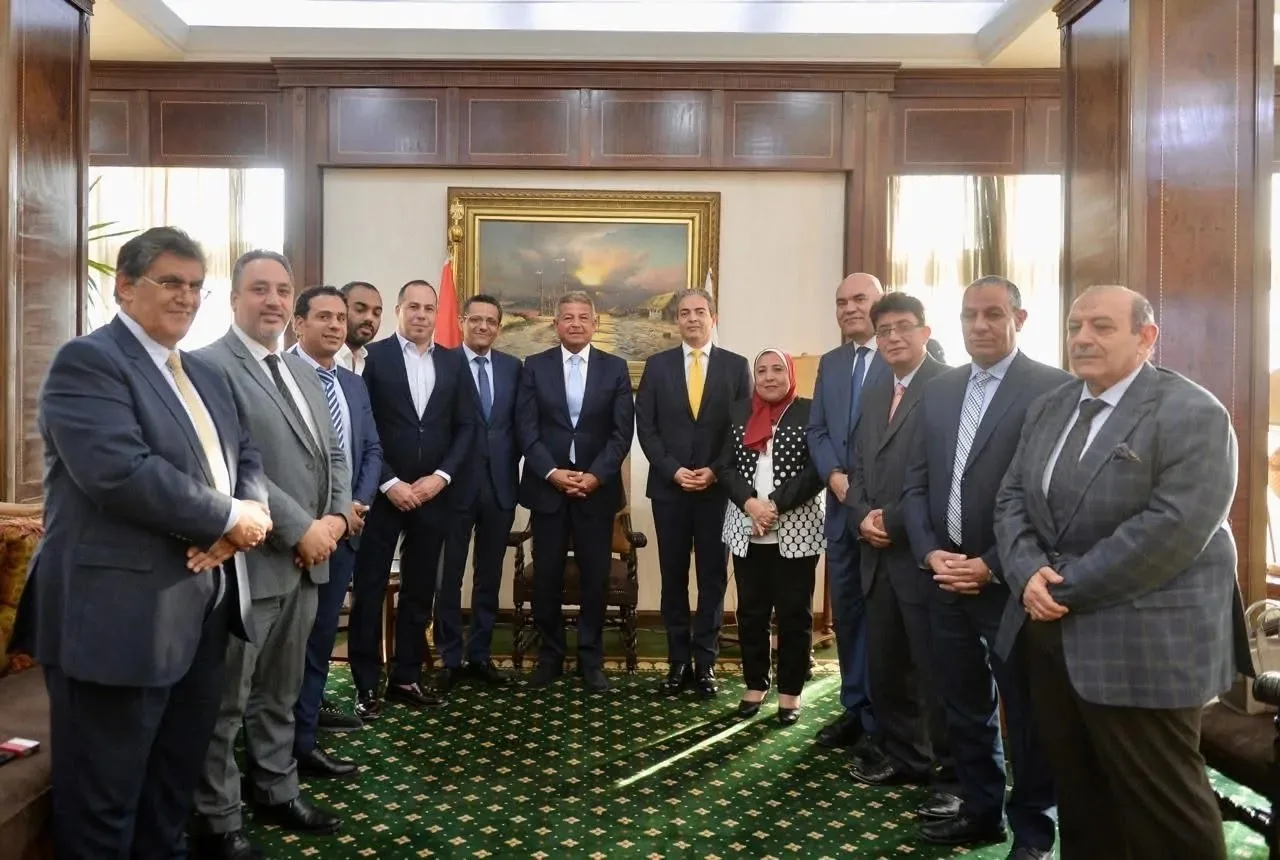 استعدادًا للموسم الرياضي الجديد.. رئيس الهيئة العليا للإعلام يجتمع بنقيب الإعلاميين ونقيب الصحفيين ورئيس رابطة النقاد الرياضيين.