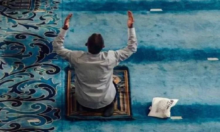 استكشف الصفات التي يجب أن يتحلى بها الشخص والأوقات المناسبة لإجابة الدعاء استكشف الصفات التي يجب أن يتحلى بها الشخص والأوقات المناسبة لإجابة الدعاء
