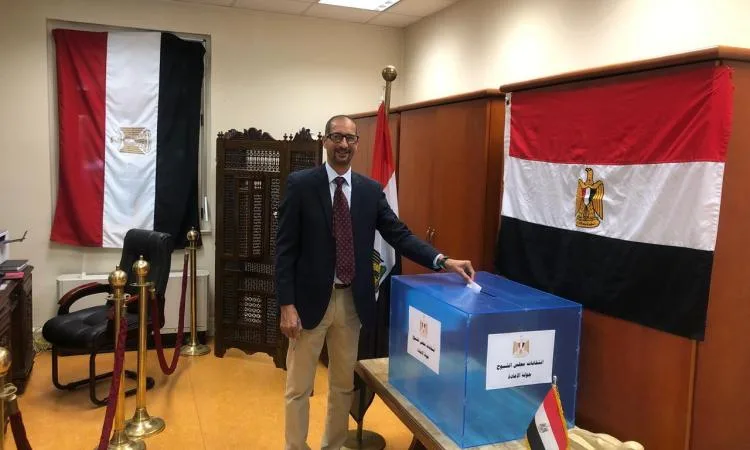 استمرار تصويت المصريين في عدد من الدول الإفريقية والأوروبية والعربية استمرار تصويت المصريين في عدد من الدول الإفريقية والأوروبية والعربية