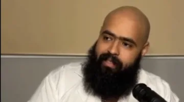 اعتقال المدون محمد عبد العاطي لنشره محتوى غير لائق.