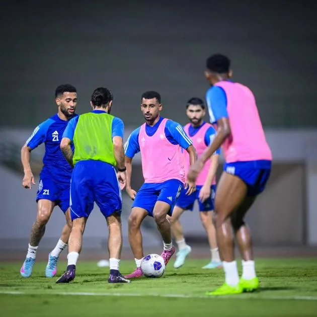 «الأبيض» يبدأ معسكره التحضيري في دبي دون وجود عوض الله «الأبيض» يبدأ معسكره التحضيري في دبي دون وجود عوض الله