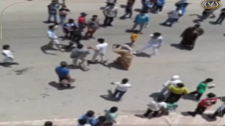 الأمن يوضح تفاصيل مشاجرة المرج بعد انتشار فيديو على وسائل التواصل الاجتماعي الأمن يوضح تفاصيل مشاجرة المرج بعد انتشار فيديو على وسائل التواصل الاجتماعي