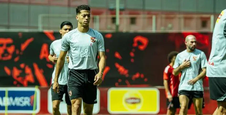 الأهلي يفاجئ حسام حسن بسبب إمام عاشور الأهلي يفاجئ حسام حسن بسبب إمام عاشور