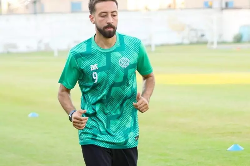الإسماعيلي يحدد مدة غياب مروان حمدي بعد تعرضه لكسر في مباراة بيراميدز. الإسماعيلي يحدد مدة غياب مروان حمدي بعد تعرضه لكسر في مباراة بيراميدز.