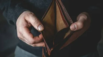 الإفلاس كخطوة نحو الازدهار: ترامب وسط حكايات مثيرة عن شركات كبرى