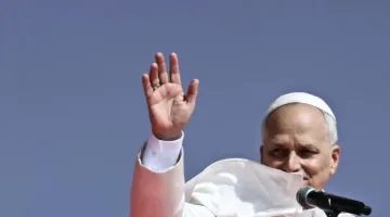 البابا لاوون في ذكرى 4 أغسطس: انظروا كأشجار الأرز اللبنانية نحو السماء.