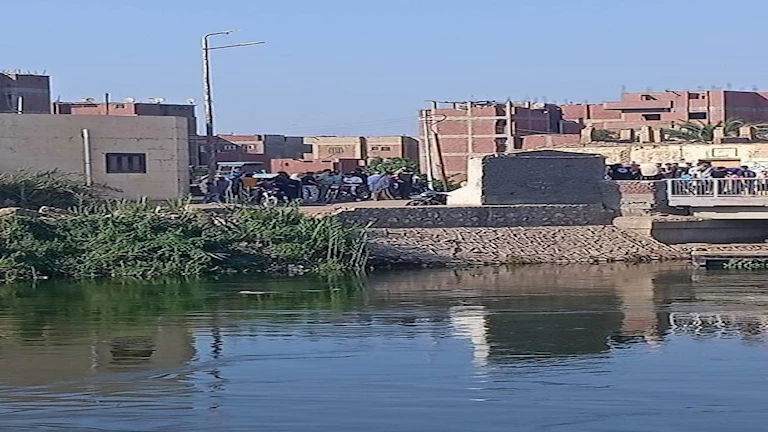 البحث عن هوية: استعادة جثة شاب في نهر النيل بالقناطر الخيرية البحث عن هوية: استعادة جثة شاب في نهر النيل بالقناطر الخيرية