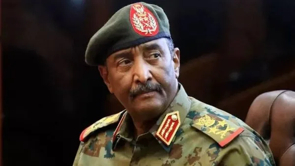 البرهان: سنستمر في النضال ضد ميليشيا الدعم السريع في الفاشر وكردفان حتى نطرد المتمردين. البرهان: سنستمر في النضال ضد ميليشيا الدعم السريع في الفاشر وكردفان حتى نطرد المتمردين.