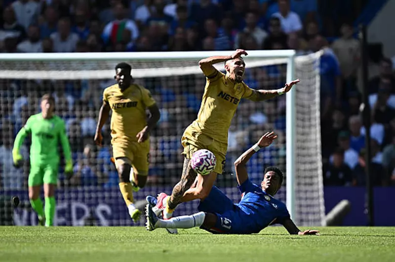 “البطل العالمي يفقد نقطتين”.. تشيلسي يفتتح الدوري الإنجليزي بتعادل مع كريستال بالاس “البطل العالمي يفقد نقطتين”.. تشيلسي يفتتح الدوري الإنجليزي بتعادل مع كريستال بالاس