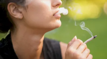 التدخين يزيد من خطر الإصابة بسرطان الفم