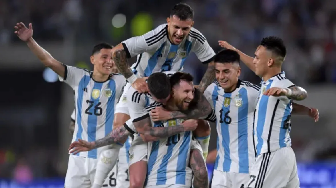 التشكيلة الأولية لمنتخب الأرجنتين في تصفيات كأس العالم 2026.. وضع ميسي التشكيلة الأولية لمنتخب الأرجنتين في تصفيات كأس العالم 2026.. وضع ميسي