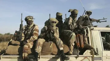 الجارديان: 1500 ضحية في هجوم الدعم السريع على مخيم زمزم في أبريل الماضي