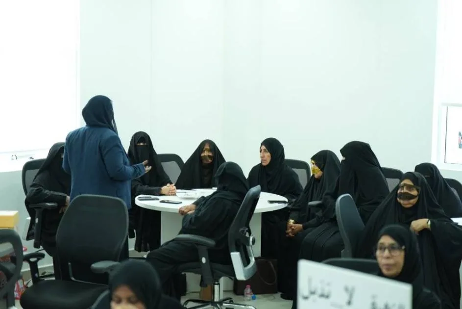 الجامعة القاسمية تعزز رفاهية كبار السن في منتجع كلباء الجامعة القاسمية تعزز رفاهية كبار السن في منتجع كلباء