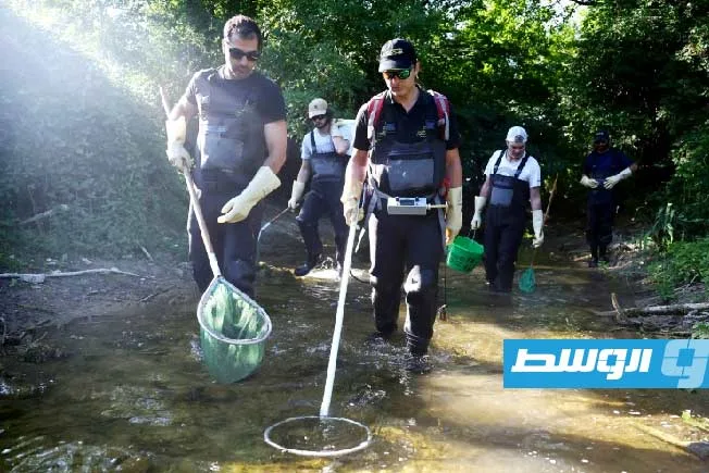 الجفاف يهدد الأسماك في غرب فرنسا.. و«شارانت» يتدخل لإنقاذها الجفاف يهدد الأسماك في غرب فرنسا.. و«شارانت» يتدخل لإنقاذها