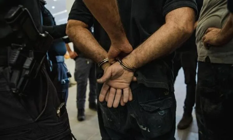 الجيش الإسرائيلي يعتقل 30 فلسطينيًا من مناطق مختلفة في الضفة الغربية الجيش الإسرائيلي يعتقل 30 فلسطينيًا من مناطق مختلفة في الضفة الغربية