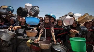 الجيش الإسرائيلي يقتل 17 فلسطينياً من الذين ينتظرون المساعدات في غزة