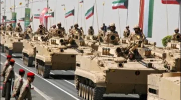 الجيش الكويتي يجري تدريبات بالذخيرة الحية وينبه من الاقتراب منها