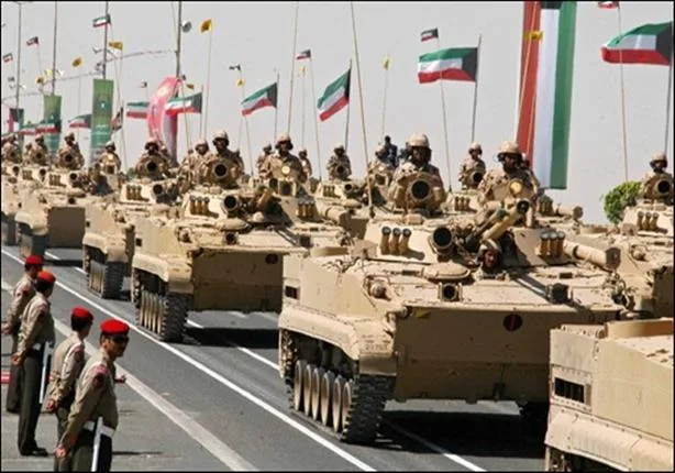 الجيش الكويتي يجري تدريبات بالذخيرة الحية وينبه من الاقتراب منها الجيش الكويتي يجري تدريبات بالذخيرة الحية وينبه من الاقتراب منها