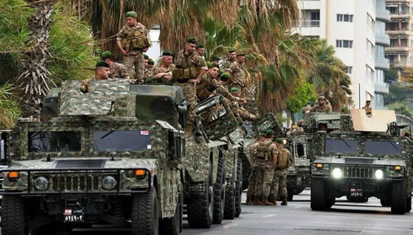 الجيش يلاحق تجار المخدرات ومصانع الكبتاغون: قرار نهائي مع توقيف 450 شخصاً الجيش يلاحق تجار المخدرات ومصانع الكبتاغون: قرار نهائي مع توقيف 450 شخصاً