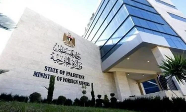 الخارجية الفلسطينية تنبه من خطر استمرار الحرب وتأثيرها على حياة المدنيين. الخارجية الفلسطينية تنبه من خطر استمرار الحرب وتأثيرها على حياة المدنيين.