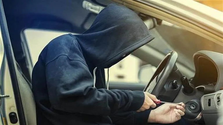 الداخلية تُسلط الضوء على تفاصيل سرقة سيارة تحمل حقائب سفر في السلام الداخلية تُسلط الضوء على تفاصيل سرقة سيارة تحمل حقائب سفر في السلام