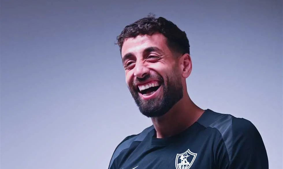 الدباغ: استغرقت مفاوضاتي مع الزمالك ثلاثة أيام.. وهكذا تحدث لي حامد حمدان قبل الانتقال. الدباغ: استغرقت مفاوضاتي مع الزمالك ثلاثة أيام.. وهكذا تحدث لي حامد حمدان قبل الانتقال.