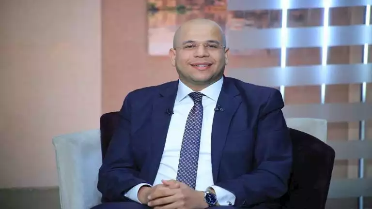 الدكتور أسامة قابيل يُنبه من مخاطر الاعتماد على شات GBT في الحصول على الفتاوى: مسؤولية لا تُحتمل. الدكتور أسامة قابيل يُنبه من مخاطر الاعتماد على شات GBT في الحصول على الفتاوى: مسؤولية لا تُحتمل.