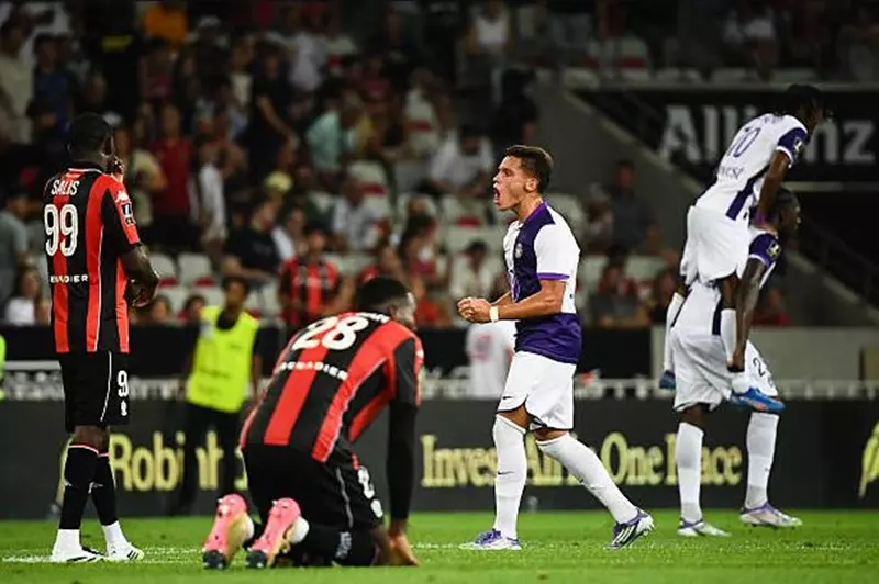 الدوري الفرنسي: نيس يتجرع الهزيمة أمام تولوز، وموناكو يحقق الفوز على لوهافر، وليون يتخطى لانس.