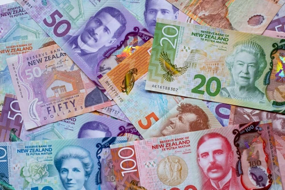 الدولار النيوزيلندي يسجل أدنى مستوى له خلال 4 أشهر وسط تزايد توقعات خفض أسعار الفائدة الدولار النيوزيلندي يسجل أدنى مستوى له خلال 4 أشهر وسط تزايد توقعات خفض أسعار الفائدة
