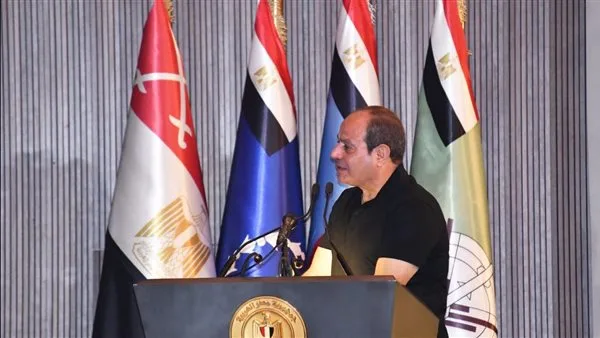 الرئيس السيسي: مصر تعيش في استقرار داخلي وأحث المواطنين على الاستمرار في الوحدة والتضامن.