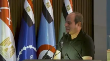 الرئيس السيسي ي urged المواطنين المصريين على الاستمرار في الوحدة والتعاون لتجاوز التحديات.