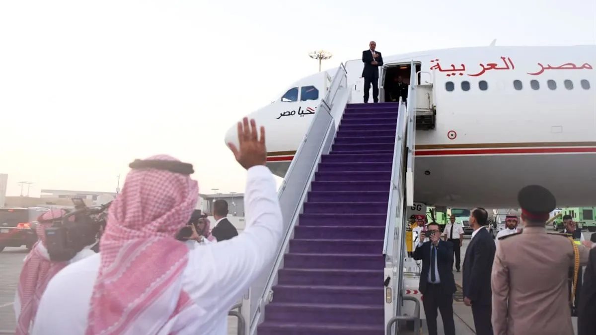 الرئيس السيسي يعود إلى مصر بعد زيارة لتعزيز الروابط مع المملكة العربية السعودية الرئيس السيسي يعود إلى مصر بعد زيارة لتعزيز الروابط مع المملكة العربية السعودية