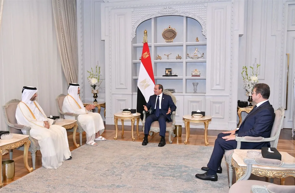الرئيس السيسي يلتقي برئيس وزراء قطر لتعزيز العلاقات الثنائية