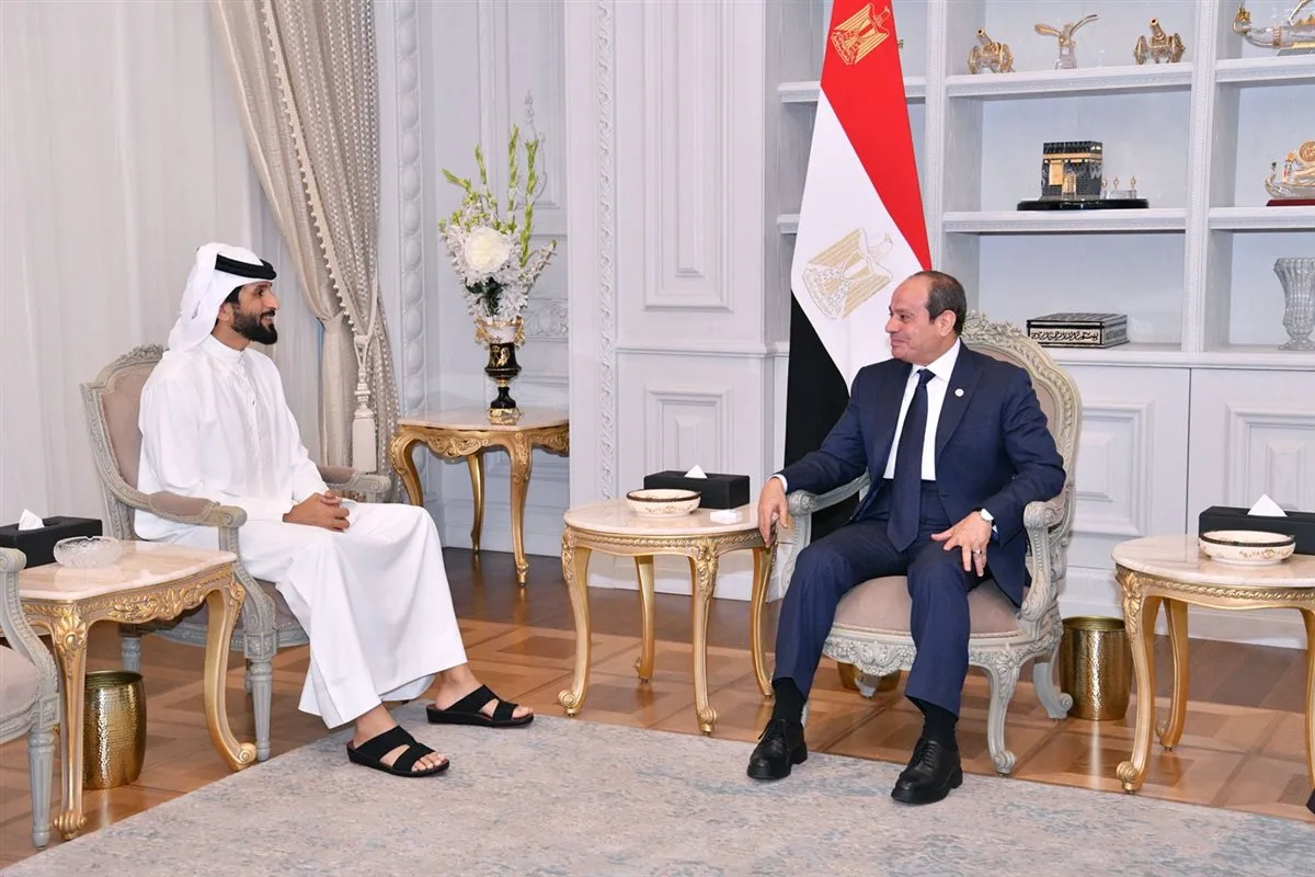 الرئيس السيسي يلتقي بمسؤولين من البحرين لمناقشة تعزيز الشراكة والتطورات في المنطقة الرئيس السيسي يلتقي بمسؤولين من البحرين لمناقشة تعزيز الشراكة والتطورات في المنطقة