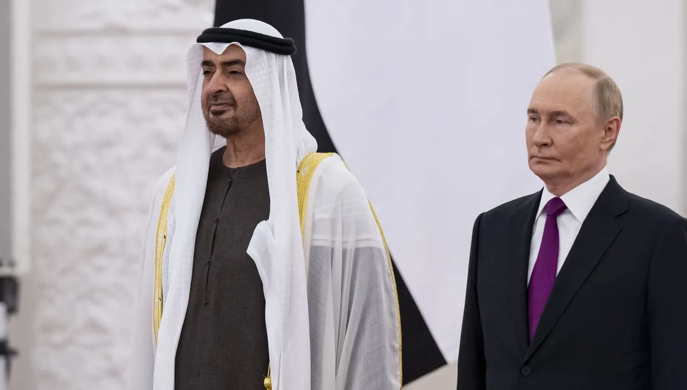 الرئيسان الإماراتي والروسي يناقشان في موسكو تعزيز التعاون الاستراتيجي بين الدولتين الرئيسان الإماراتي والروسي يناقشان في موسكو تعزيز التعاون الاستراتيجي بين الدولتين