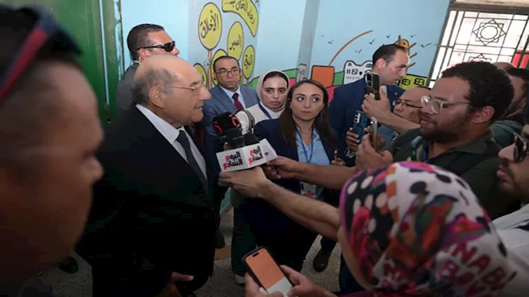 السكك الحديدية تعقد ورشة توعوية لمواجهة ظاهرة رمي القطارات بالحجارة السكك الحديدية تعقد ورشة توعوية لمواجهة ظاهرة رمي القطارات بالحجارة