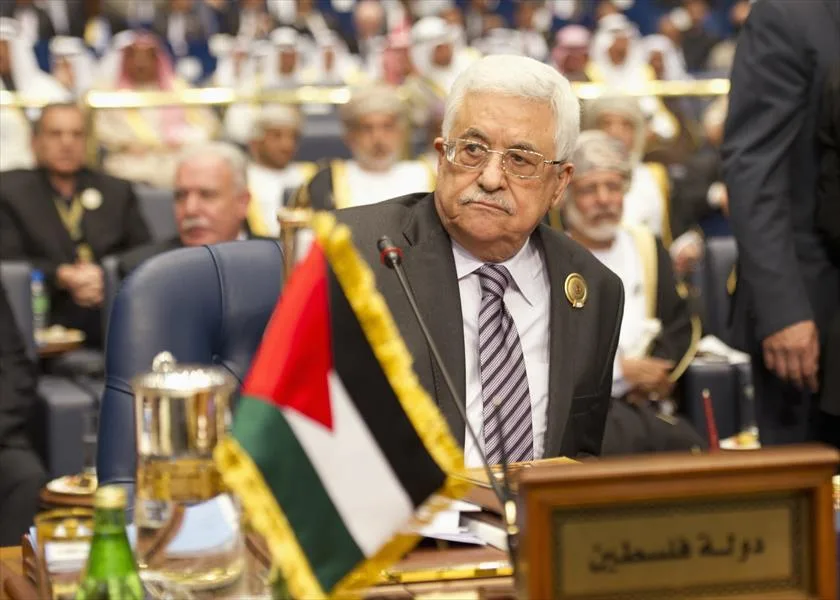 السلطة الفلسطينية تدعو واشنطن إلى التراجع عن قرارها برفض منح تأشيرات لوفدها الدولي السلطة الفلسطينية تدعو واشنطن إلى التراجع عن قرارها برفض منح تأشيرات لوفدها الدولي