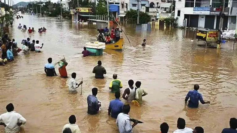 السودان: تدمير 154 منزلاً وتهجير أكثر من 1000 فرد جراء الفيضانات السودان: تدمير 154 منزلاً وتهجير أكثر من 1000 فرد جراء الفيضانات