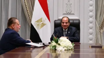 السيسي يناقش مع محافظ البنك المركزي جهود تعزيز الاستقرار الاقتصادي وتوفير الدولار.